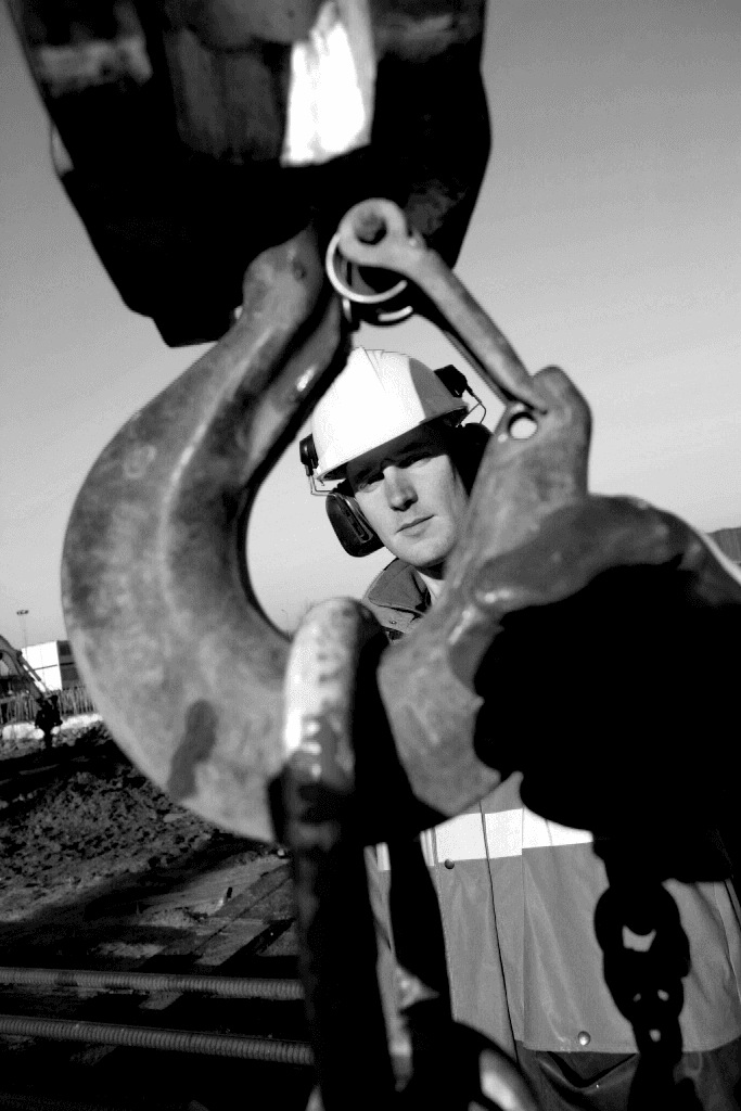 Travailleur BNEL sur le chantier de construction